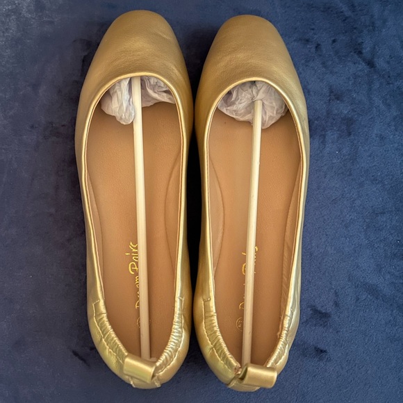 ⭐️ Gold Flats ⭐️ - Picture 3 of 6